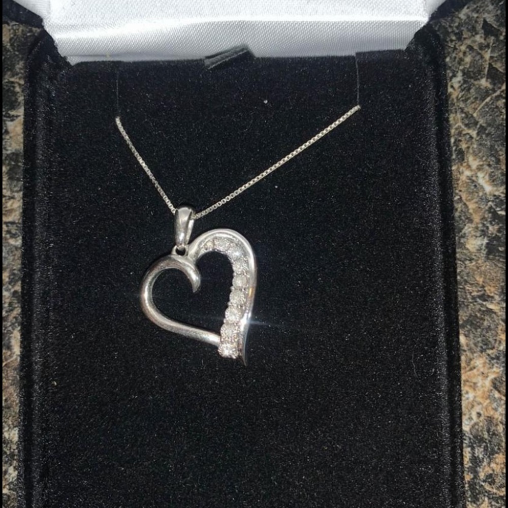 Kay jewelers heart necklace